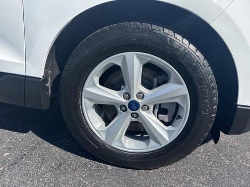 2021 Ford Edge SE