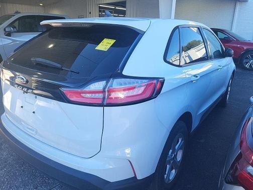 2021 Ford Edge SE