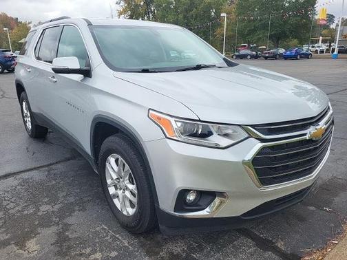 2021 Chevrolet Traverse LT Cloth