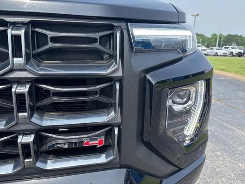 2024 GMC Canyon Base
