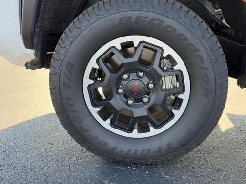 2025 Toyota Tacoma TRD Off Road