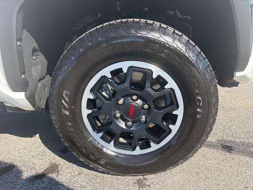 2025 Toyota Tacoma TRD Off Road