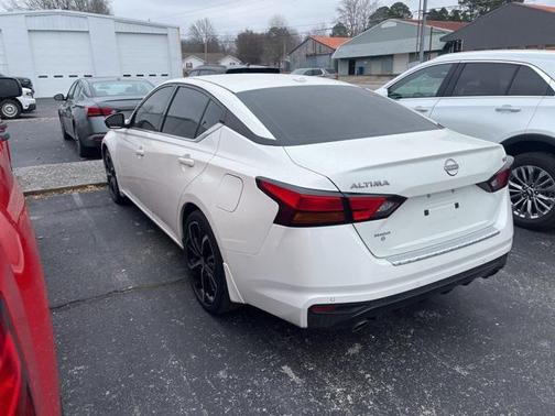 2023 Nissan Altima SR FWD