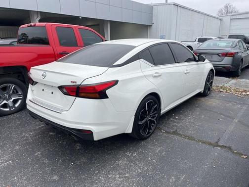 2023 Nissan Altima SR FWD