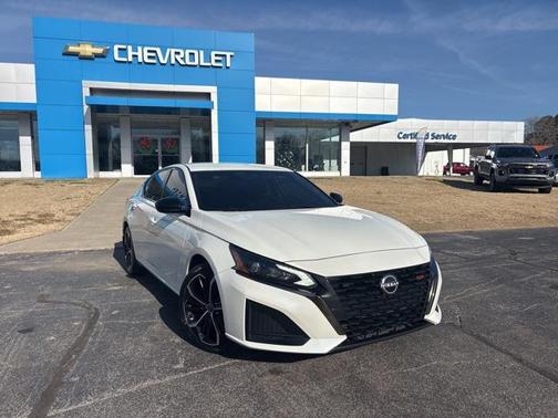 2023 Nissan Altima SR FWD