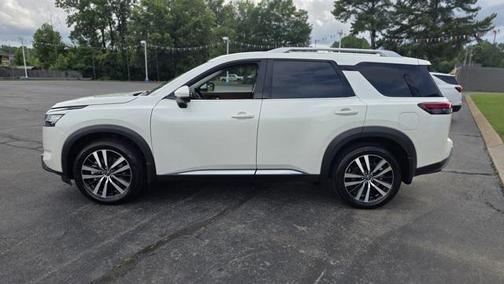2024 Nissan Pathfinder Platinum 4WD
