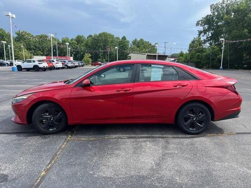2021 Hyundai ELANTRA SEL