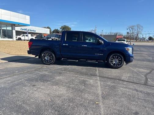 2021 Nissan Titan SV