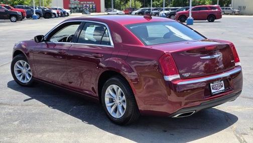 2023 Chrysler 300 Touring