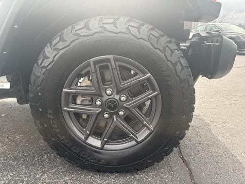 2025 Jeep Gladiator Sport S