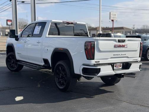 2025 GMC Sierra 2500 AT4
