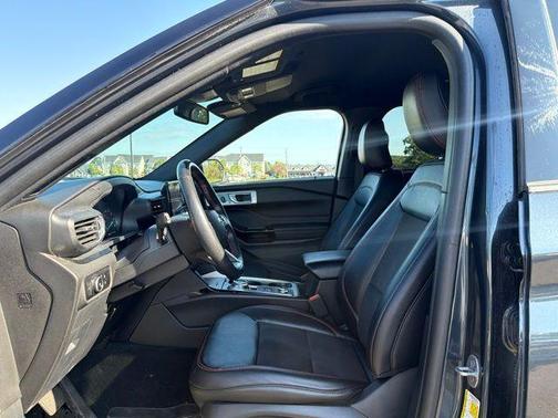 Black 2023 Ford Explorer ST-Line