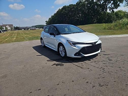 2025 Toyota Corolla Hatchback SE