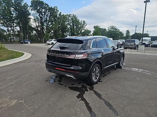 2022 Lincoln Nautilus Standard