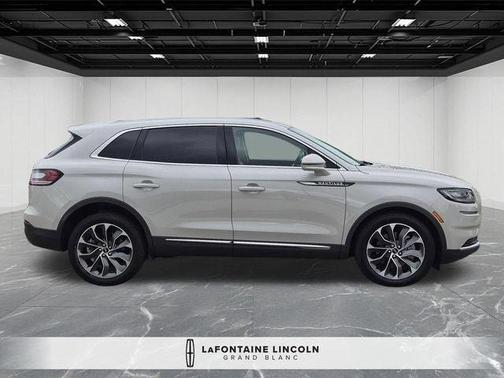 Pearl Metallic 2022 Lincoln Nautilus Reserve