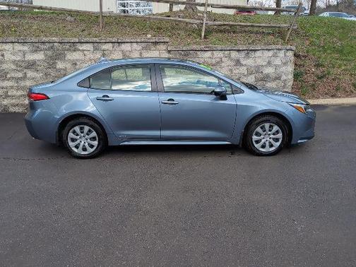 2025 Toyota Corolla Hybrid LE