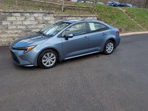 2025 Toyota Corolla Hybrid LE