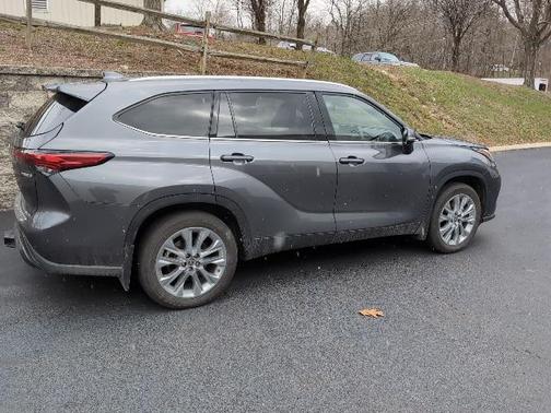 2023 Toyota Highlander Hybrid Limited