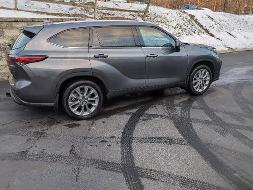 2023 Toyota Highlander Hybrid Limited