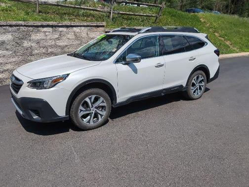 Crystal White Pearl 2022 Subaru Outback Touring