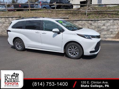 2024 Toyota Sienna LE