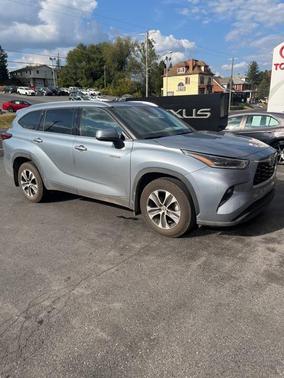 2021 Toyota Highlander Hybrid XLE