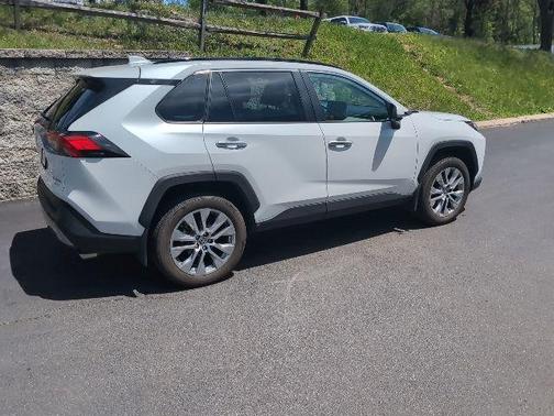 Pearl 2023 Toyota RAV4 Limited