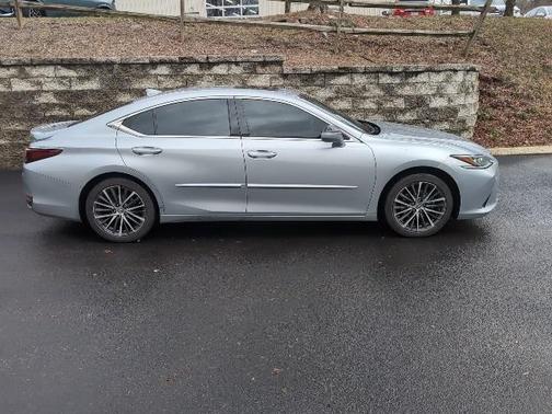 2023 Lexus ES 300h Base