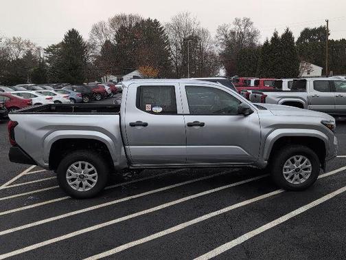 2025 Toyota Tacoma SR