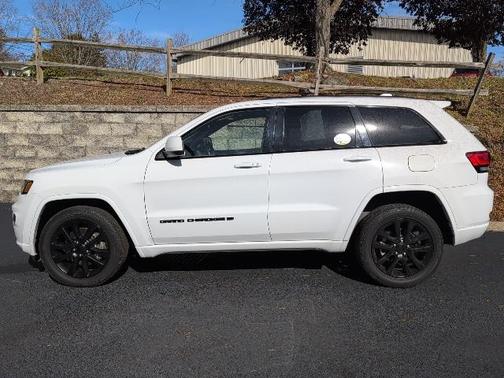 2022 Jeep Grand Cherokee Altitude