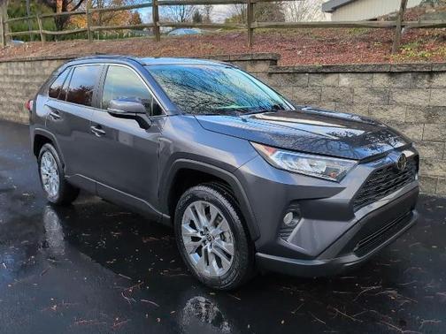 2019 Toyota RAV4 XLE Premium