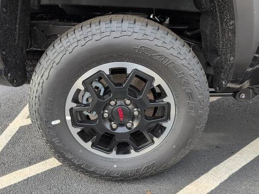 2025 Toyota Tacoma TRD Off Road