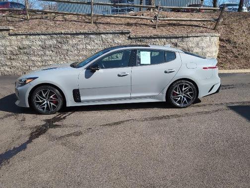 2023 Kia Stinger GT-Line