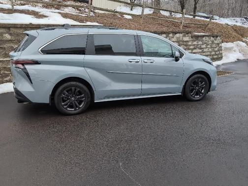 2024 Toyota Sienna Woodland Edition