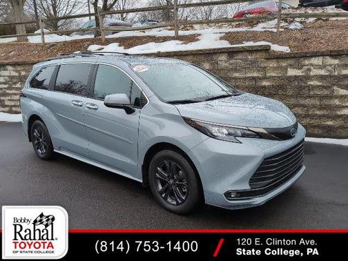 2024 Toyota Sienna Woodland Edition