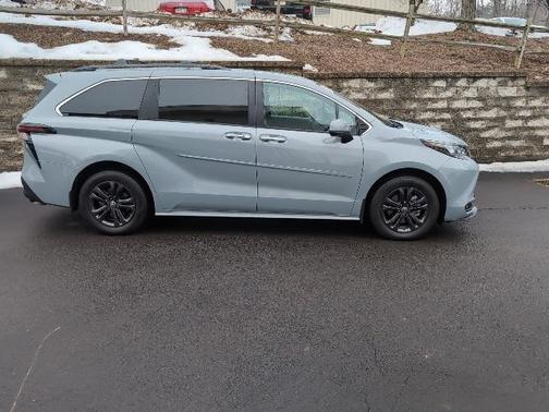 2024 Toyota Sienna Woodland Edition