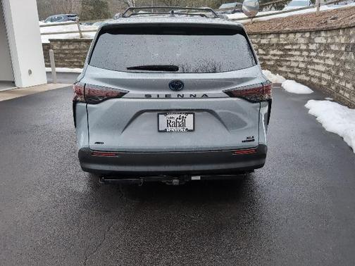 2024 Toyota Sienna Woodland Edition