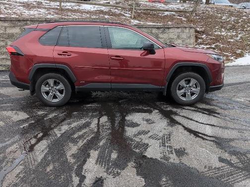 2024 Toyota RAV4 Hybrid LE