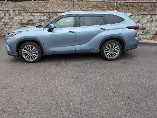 2024 Toyota Highlander Hybrid Platinum