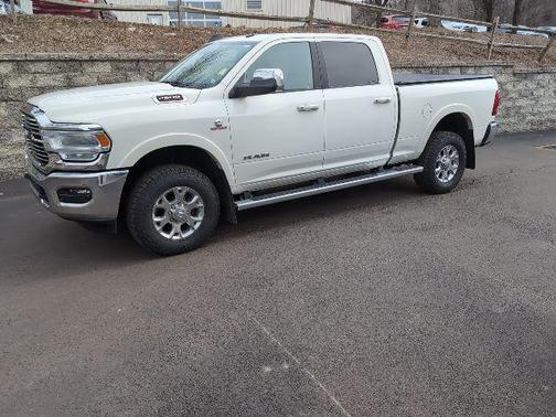 2022 RAM 2500 Laramie Crew Cab 4x4 6'4' Box