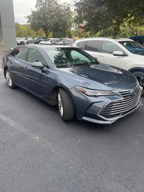 2022 Toyota Avalon Hybrid Limited