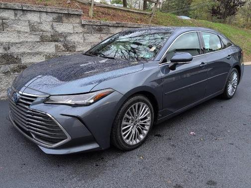 2022 Toyota Avalon Hybrid Limited