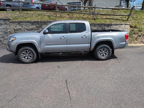Silver Sky Metallic 2016 Toyota Tacoma SR5