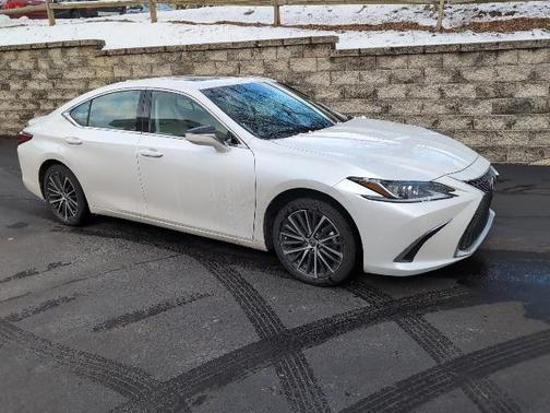 2025 Lexus ES 300h Base
