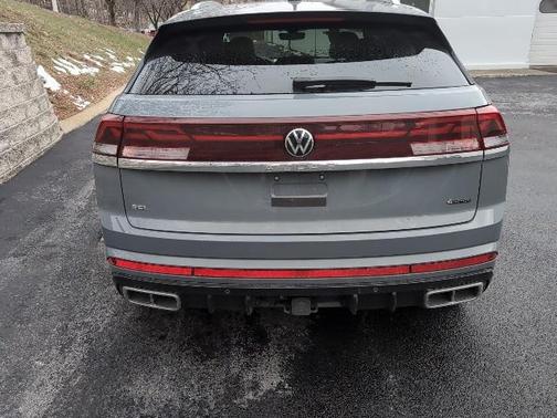 2024 Volkswagen Atlas Cross Sport 2.0T SEL Premium