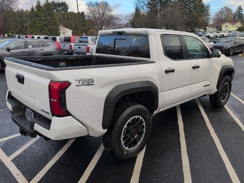 2025 Toyota Tacoma Hybrid TRD Off Road