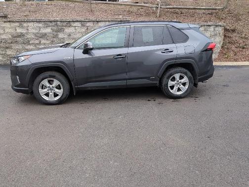 2019 Toyota RAV4 Hybrid XLE