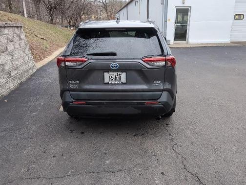 2019 Toyota RAV4 Hybrid XLE