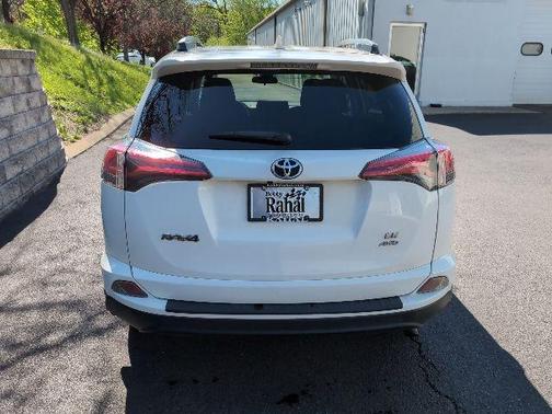 Super White 2017 Toyota RAV4 LE