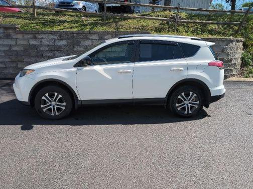 Super White 2017 Toyota RAV4 LE